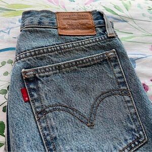 Levi’s Wedgie Jeans